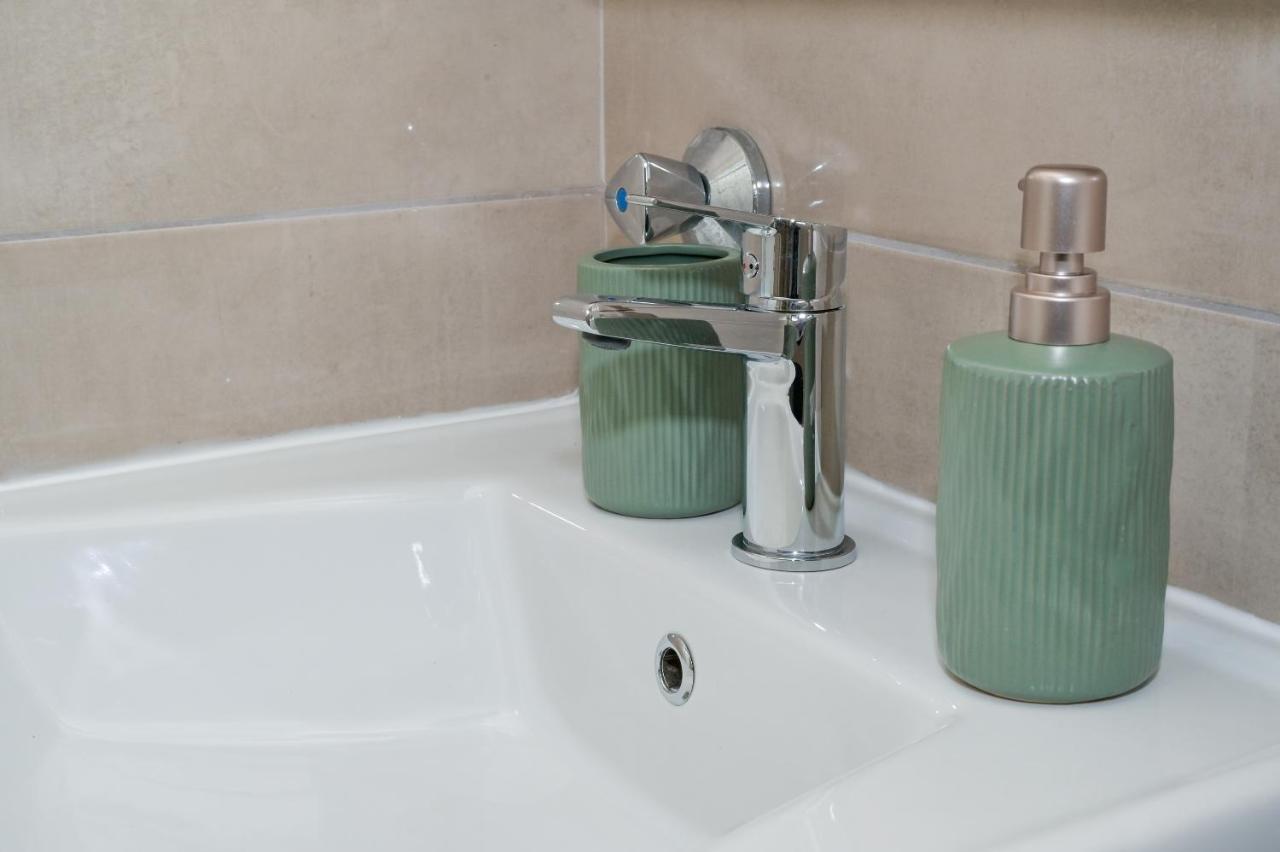 Apartments Dora Яйце Екстериор снимка