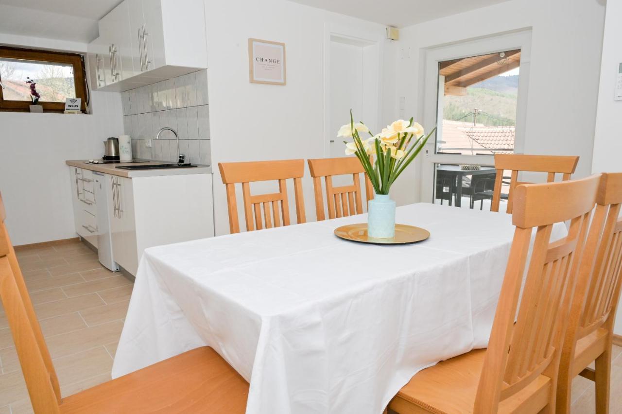Apartments Dora Яйце Екстериор снимка