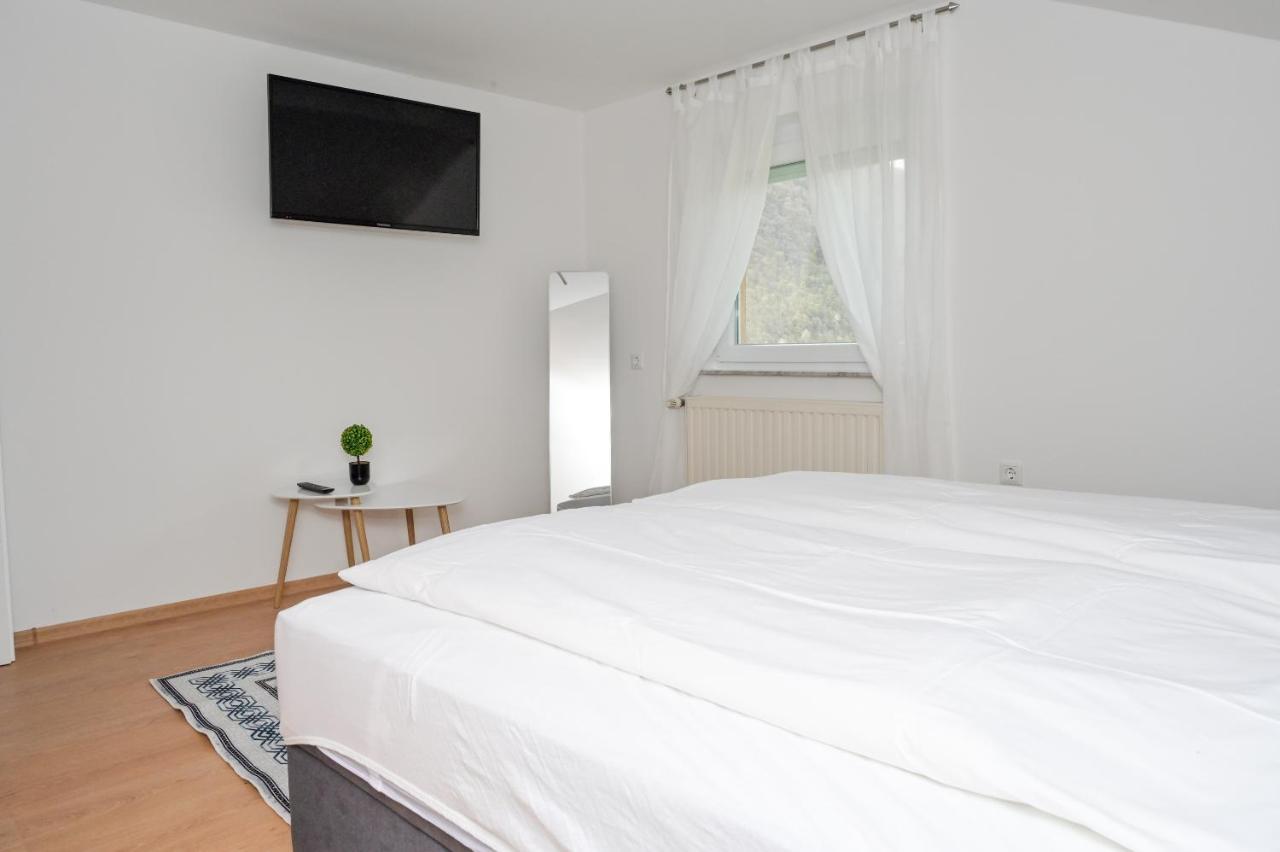 Apartments Dora Яйце Екстериор снимка