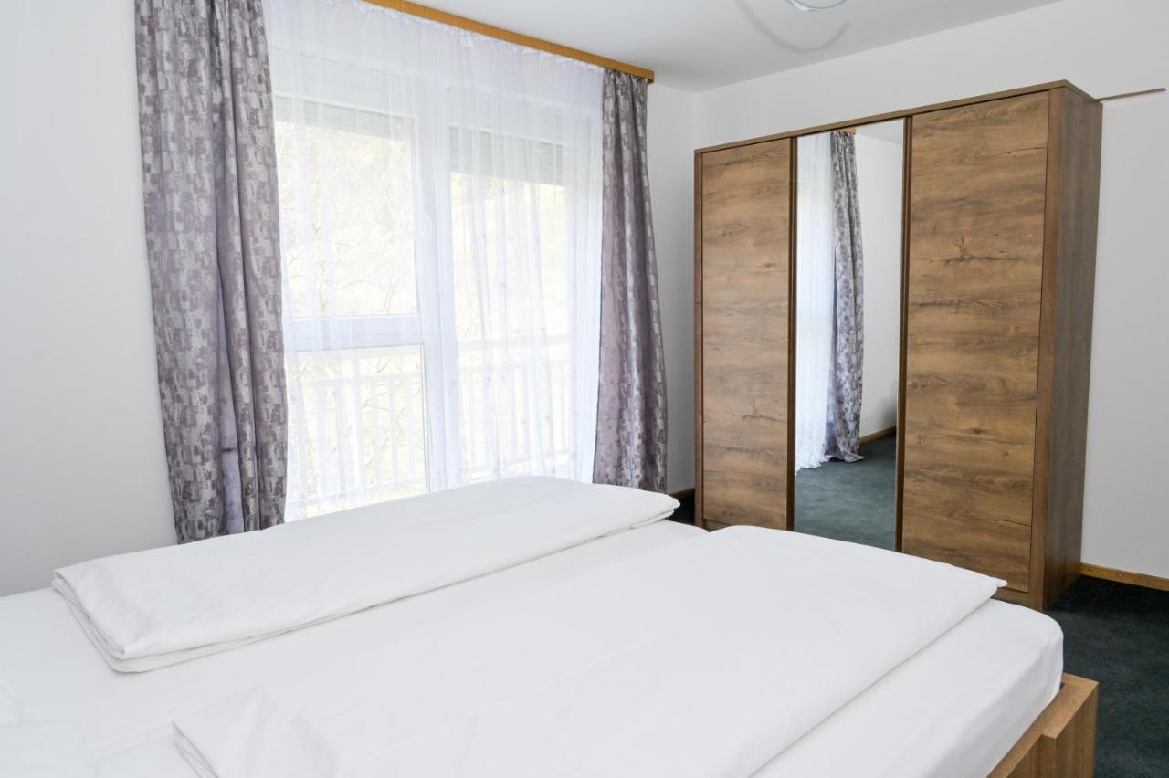 Apartments Dora Яйце Екстериор снимка