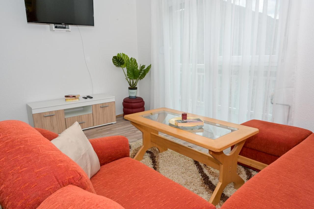 Apartments Dora Яйце Екстериор снимка