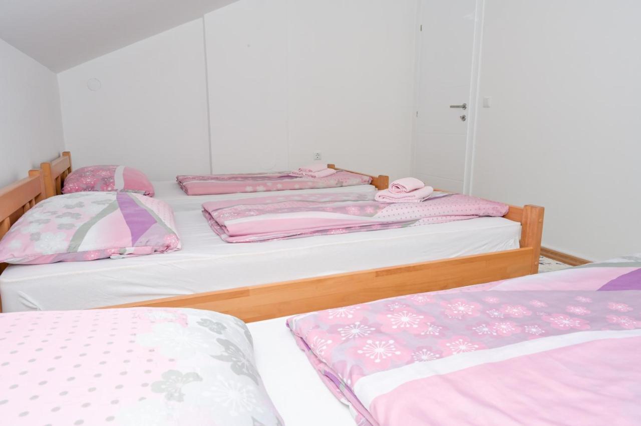 Apartments Dora Яйце Екстериор снимка